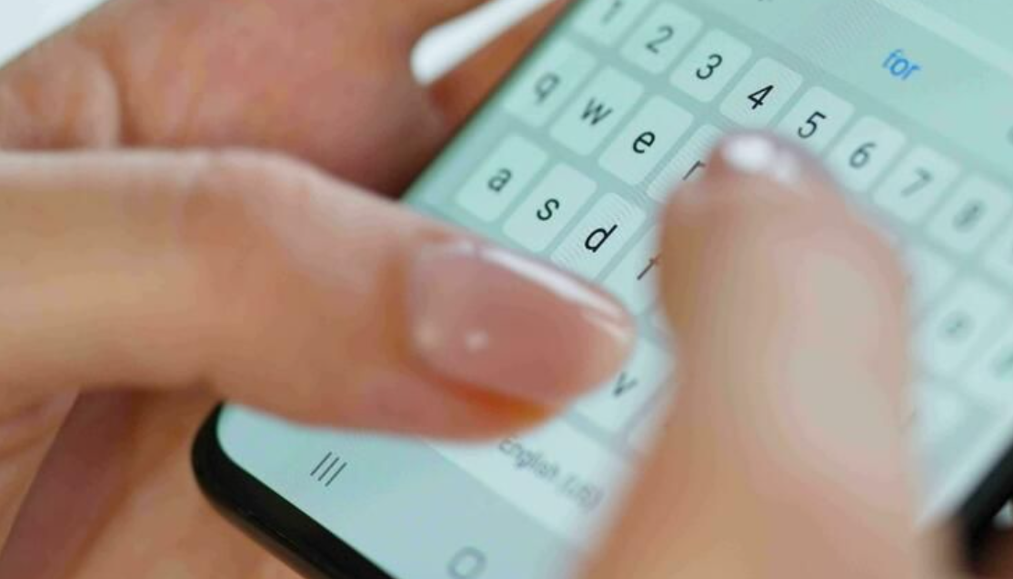 전화 문자 중심 어르신 효도폰 갤럭시 버디4 심플한 UI 시니어 요금제 안내