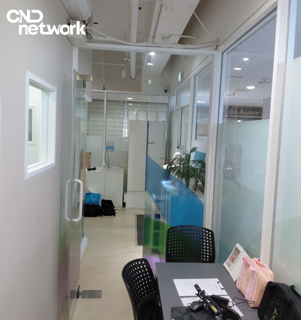 인천 중산동 발레학원 내부 CCTV 설치 완료 - 씨앤디네트워크 LG U+ 지능형 CCTV 복도 시공 현장