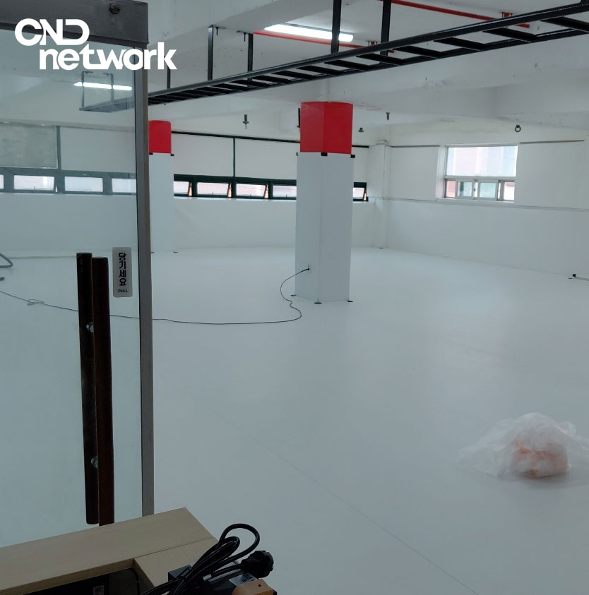 인천 선학동 주짓수 도장 CCTV 설치 전 빈 공간 전경 – 씨앤디네트워크 신규 도장 보안 솔루션 시공 전