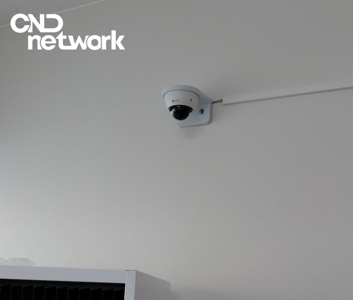 인천 선학동 주짓수 도장 벽면 상단 LG U+ 돔형 CCTV 설치 완료 – 씨앤디네트워크 실내 카메라 시공